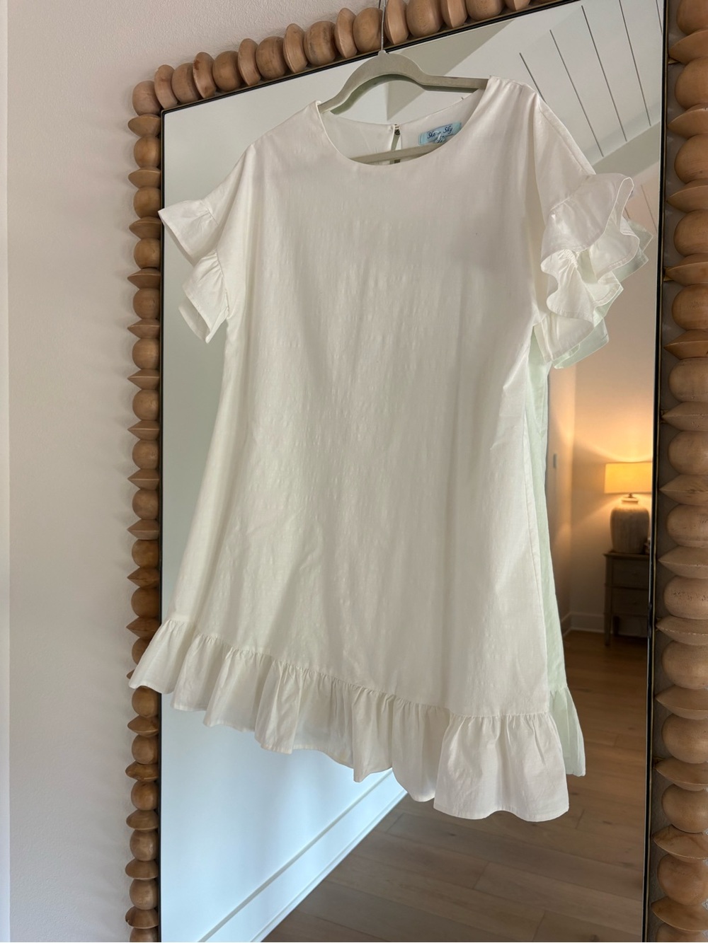Women’s White Ruffle Sleeve Shift Top